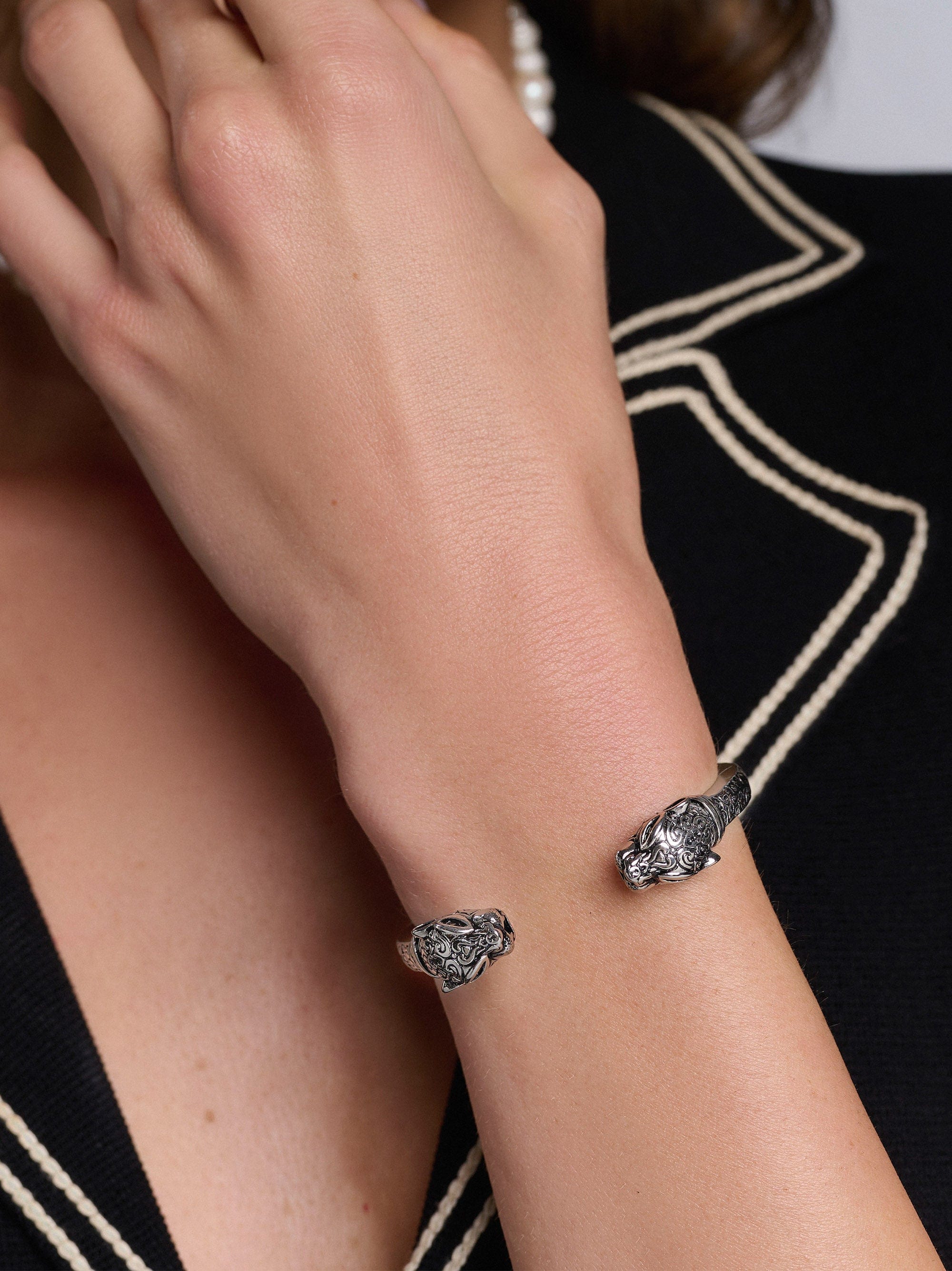 Women's Panther Bangle in Silver 1